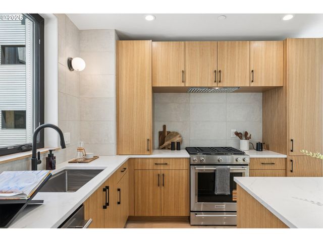 4611 N CAMPBELL Ave, Portland, OR 97217