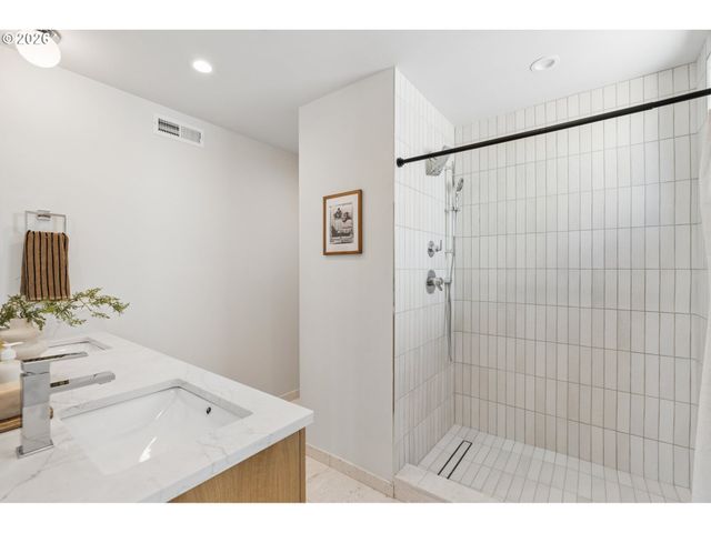 4611 N CAMPBELL Ave, Portland, OR 97217