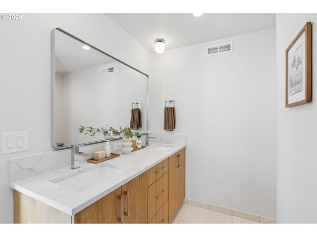 4611 N CAMPBELL Ave, Portland, OR 97217