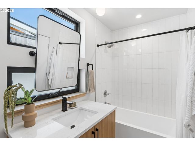 4611 N CAMPBELL Ave, Portland, OR 97217