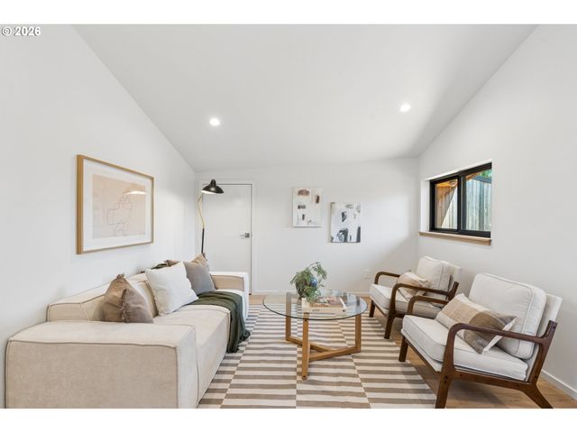 4611 N CAMPBELL Ave, Portland, OR 97217