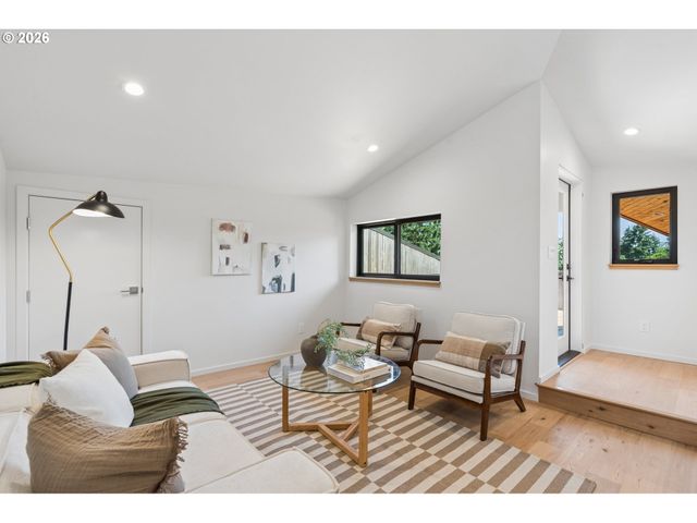 4611 N CAMPBELL Ave, Portland, OR 97217