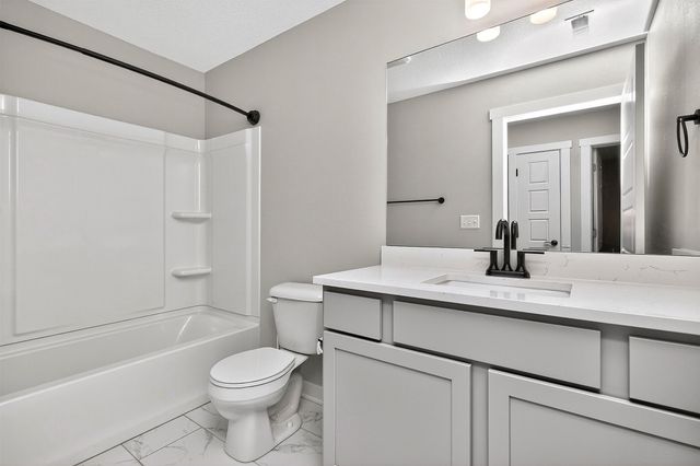 695 SE Mesa Drive, Waukee, IA 50263