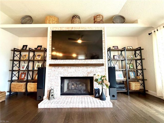 2328 Edmenton DR, Virginia Beach, VA 23456