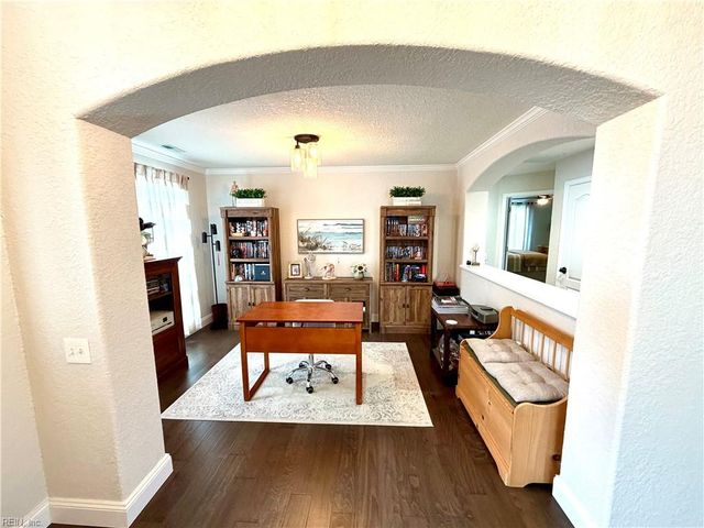 2328 Edmenton DR, Virginia Beach, VA 23456