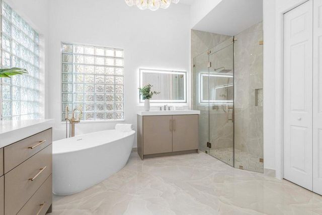 8749 Lewis River Road, Delray Beach, FL 33446