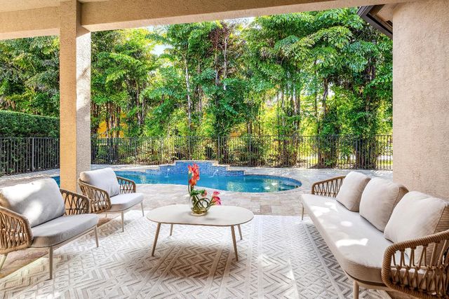 8749 Lewis River Road, Delray Beach, FL 33446