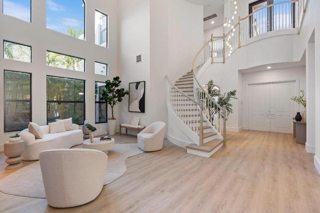 8749 Lewis River Road, Delray Beach, FL 33446