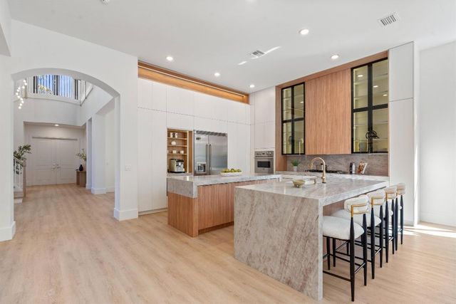 8749 Lewis River Road, Delray Beach, FL 33446