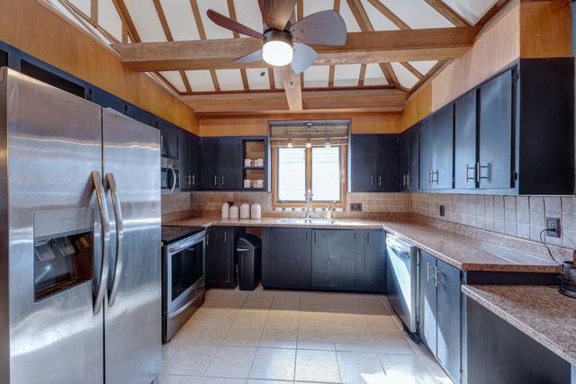 915 E 15th Ave, Winfield, KS 67156