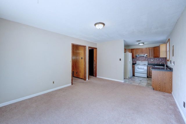 915 E 15th Ave, Winfield, KS 67156