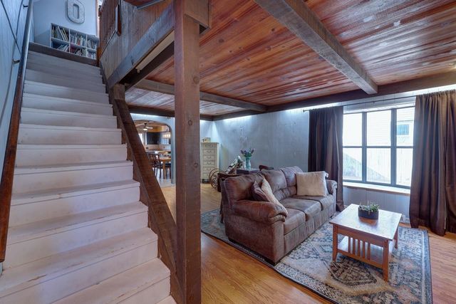 915 E 15th Ave, Winfield, KS 67156