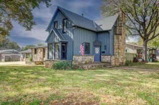 915 E 15th Ave, Winfield, KS 67156