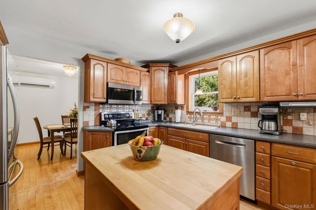 413 Sepasco Center Street, Rhinebeck, NY 12572
