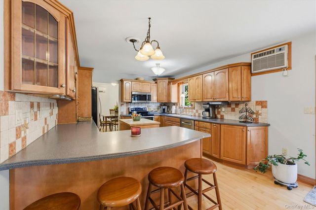 413 Sepasco Center Street, Rhinebeck, NY 12572