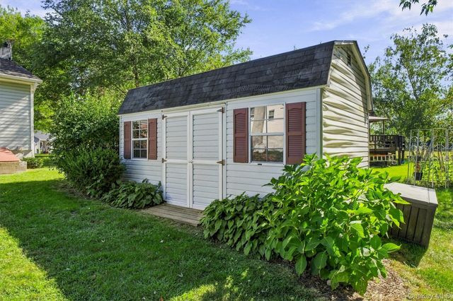413 Sepasco Center Street, Rhinebeck, NY 12572