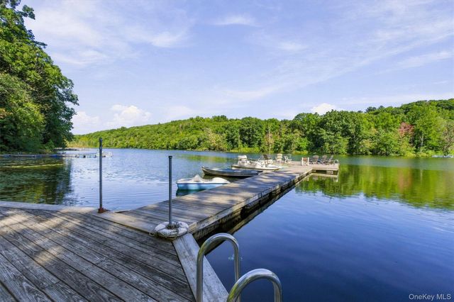 413 Sepasco Center Street, Rhinebeck, NY 12572