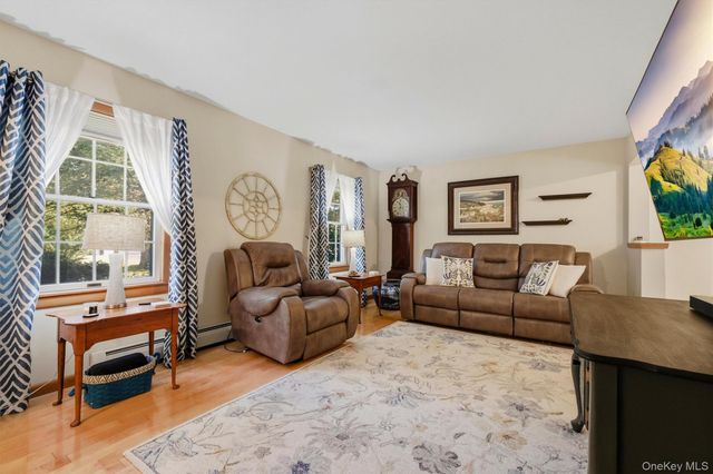 413 Sepasco Center Street, Rhinebeck, NY 12572