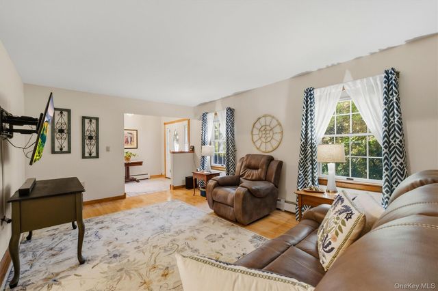 413 Sepasco Center Street, Rhinebeck, NY 12572