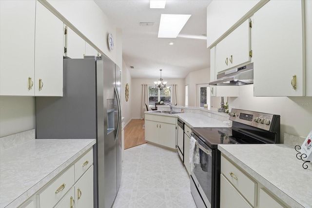 2857 CHURCHILL, Hernando, FL 34442