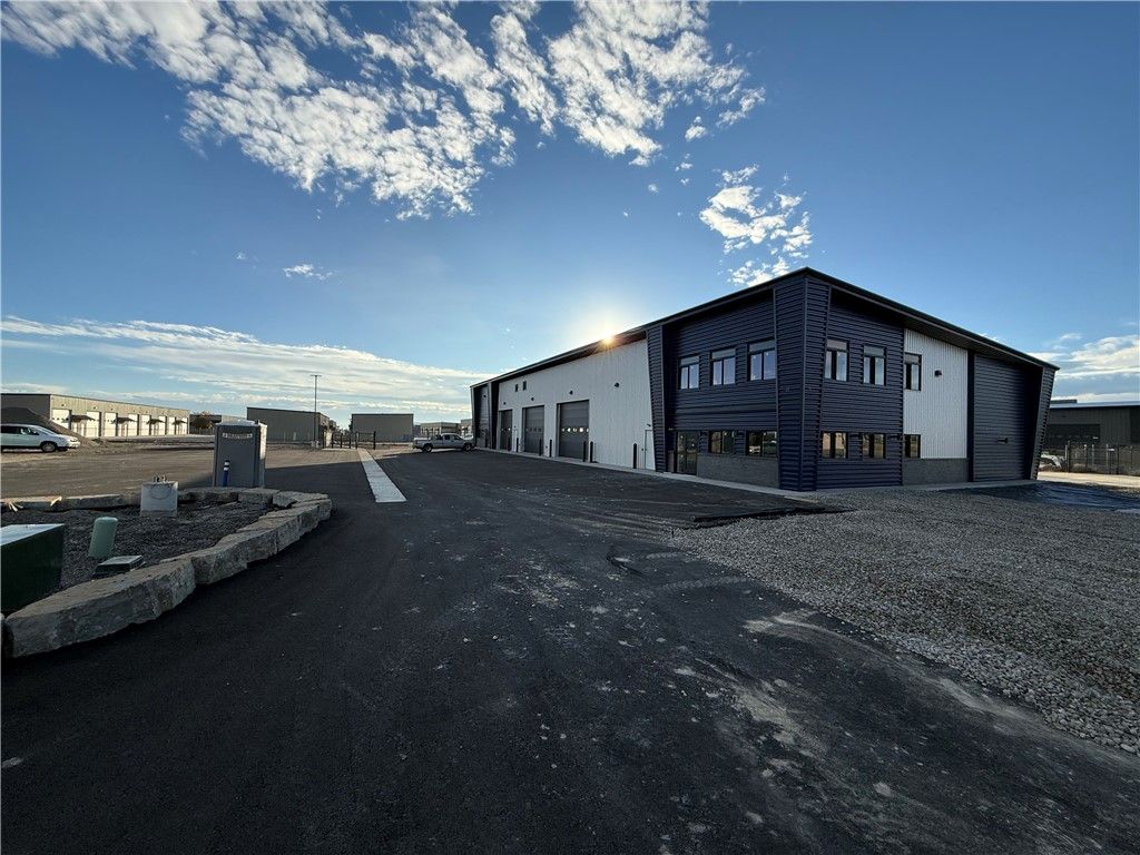 717 Wagon Trail W, Billings, MT 59106 photo 2