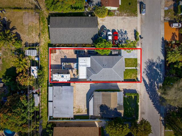 623 S Pine Street, Lake Worth Beach, FL 33460