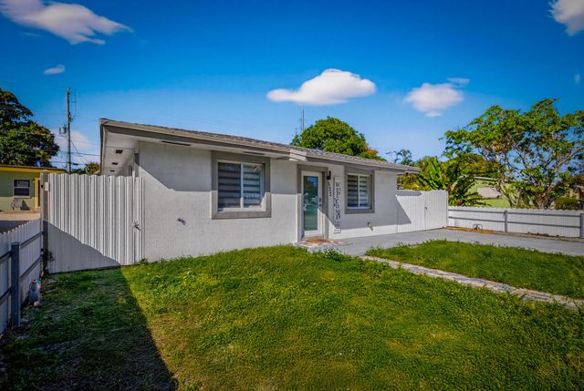 623 S Pine Street, Lake Worth Beach, FL 33460