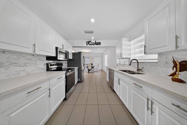 623 S Pine Street, Lake Worth Beach, FL 33460