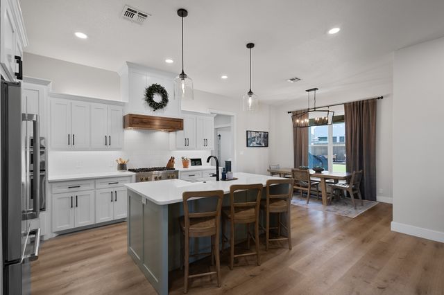 1611 N Mason Street, Bowie, TX 76230