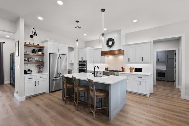 1611 N Mason Street, Bowie, TX 76230