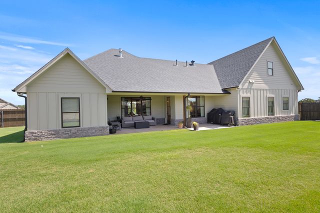 1611 N Mason Street, Bowie, TX 76230