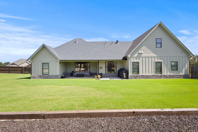 1611 N Mason Street, Bowie, TX 76230