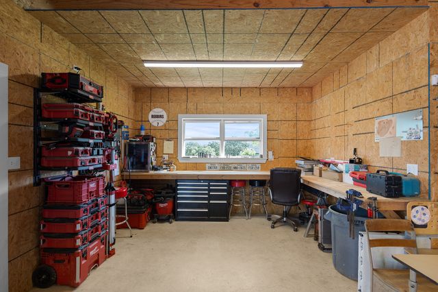 1611 N Mason Street, Bowie, TX 76230