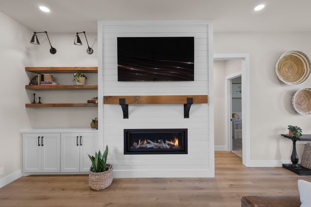 1611 N Mason Street, Bowie, TX 76230