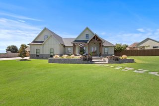 1611 N Mason Street, Bowie, TX 76230