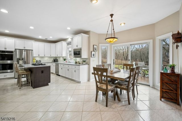 1 Trout Brook Ln, Randolph Twp., NJ 07945