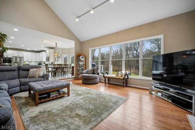 1 Trout Brook Ln, Randolph Twp., NJ 07945