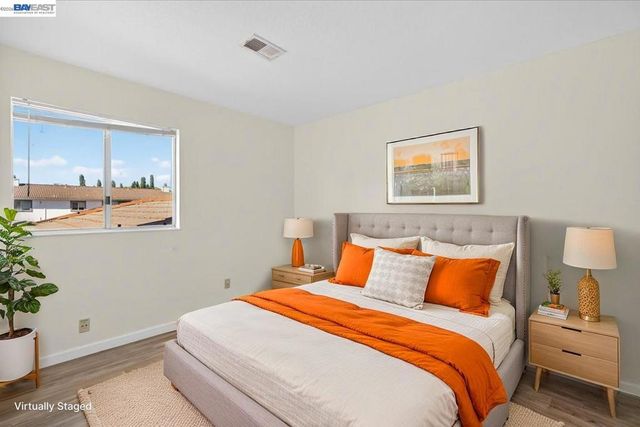 8373 Locust Pl, Dublin, CA 94568
