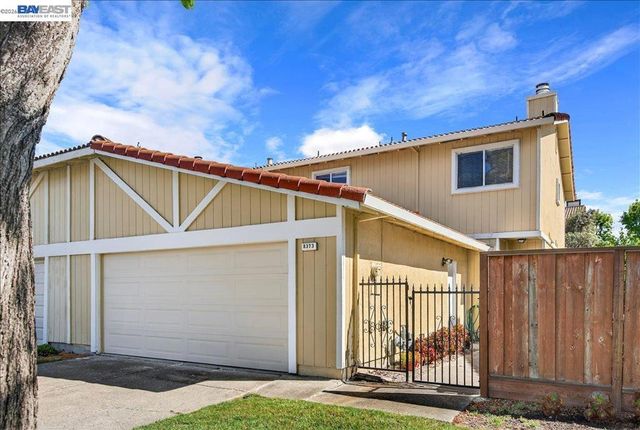 8373 Locust Pl, Dublin, CA 94568