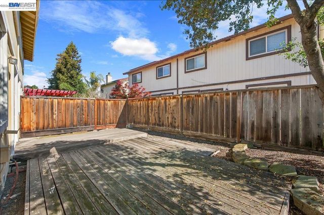 8373 Locust Pl, Dublin, CA 94568