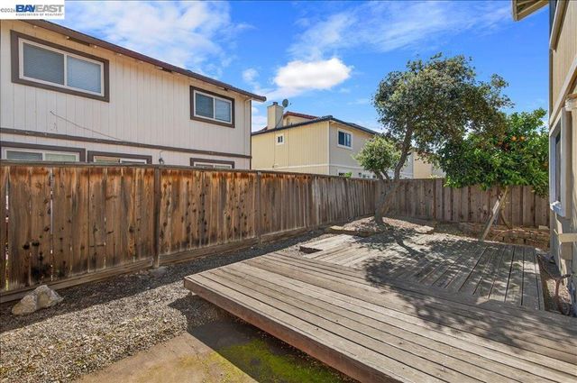 8373 Locust Pl, Dublin, CA 94568