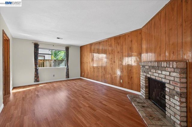 8373 Locust Pl, Dublin, CA 94568