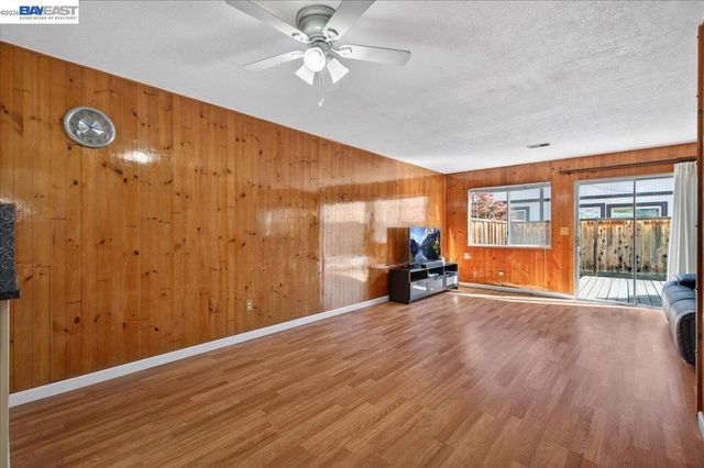 8373 Locust Pl, Dublin, CA 94568