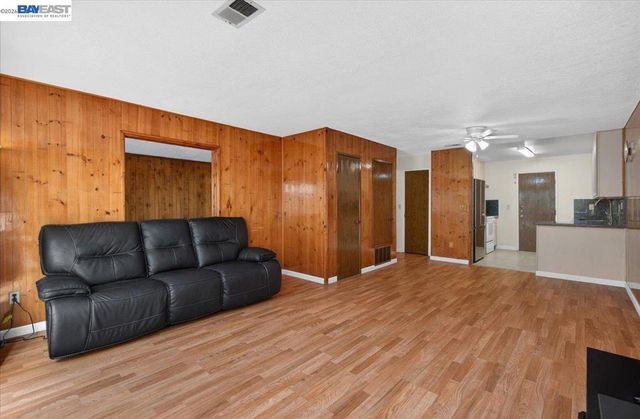 8373 Locust Pl, Dublin, CA 94568