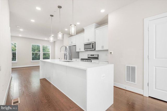 115 DICKENSON DR, Gaithersburg, MD 20878