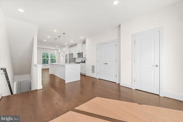 115 DICKENSON DR, Gaithersburg, MD 20878