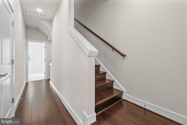 115 DICKENSON DR, Gaithersburg, MD 20878