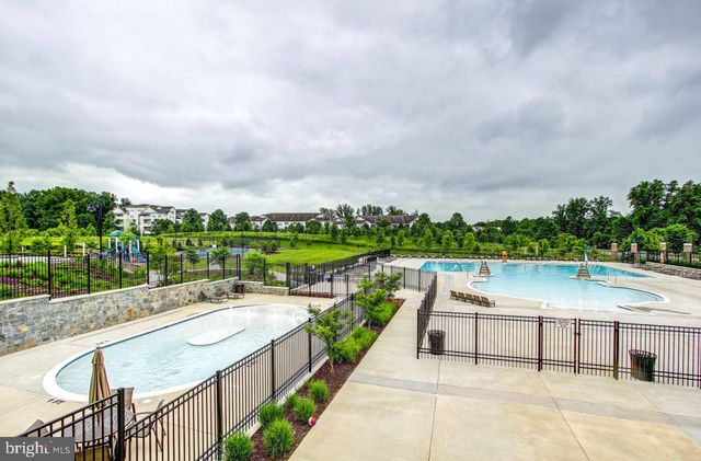 115 DICKENSON DR, Gaithersburg, MD 20878