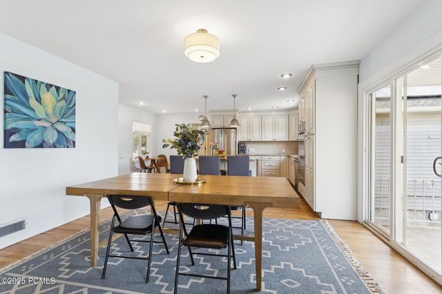 1925 E Hillcrest Avenue, Salt Lake City, UT 84106