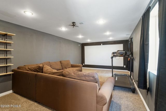 1925 E Hillcrest Avenue, Salt Lake City, UT 84106